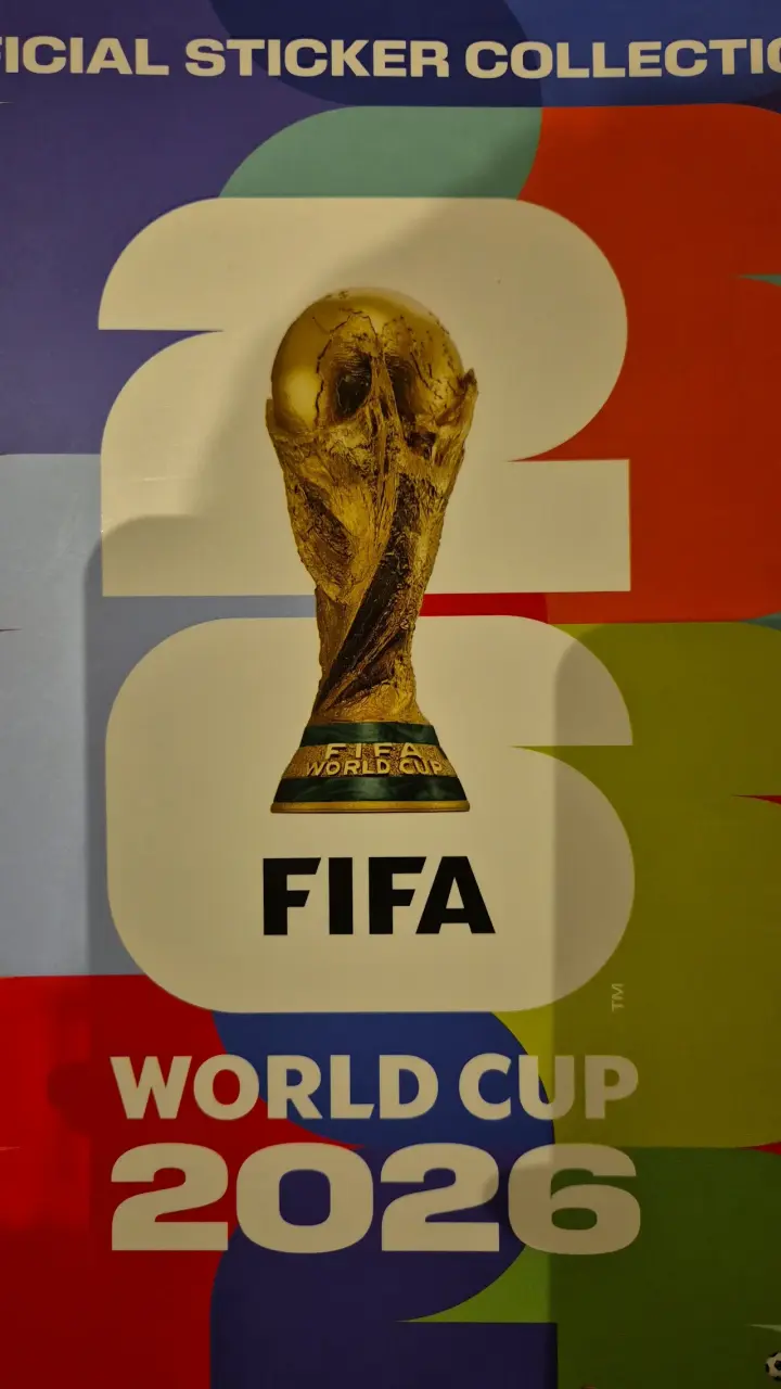 Colección de láminas de fútbol Panini 2023 - 5