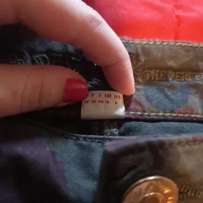 Falda floral para mujer - miniatura 4