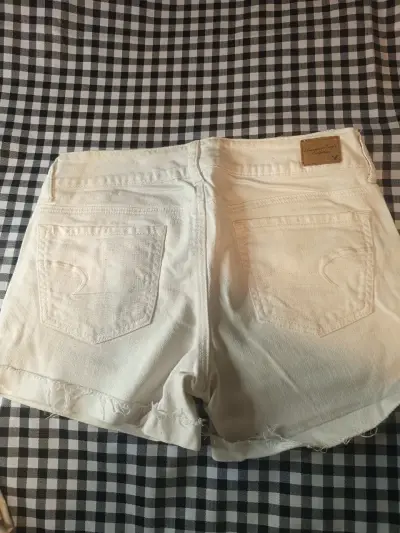 Shorts blancos American Eagle para mujer - miniatura 2