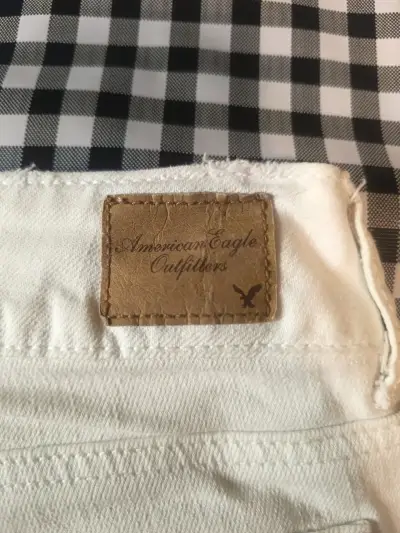 Shorts blancos American Eagle para mujer - miniatura 3