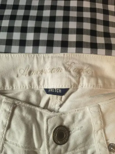 Shorts blancos American Eagle para mujer - miniatura 4