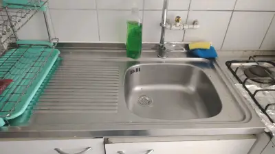 Lavaplatos de acero inoxidable con escurridor - miniatura 1