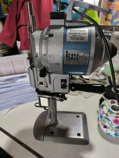 Máquina de corte industrial Mack usada 10' - miniatura 3