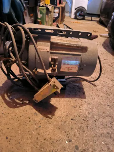 3 Motor eléctrico industrial usado - miniatura 1