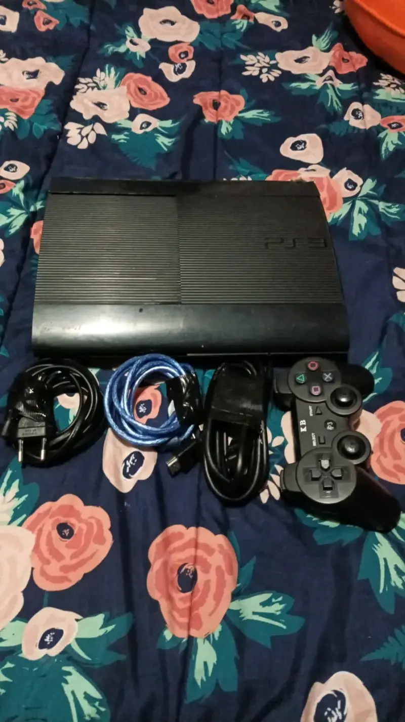 Consola de videojuegos Playstation 3 en buen estad - 3