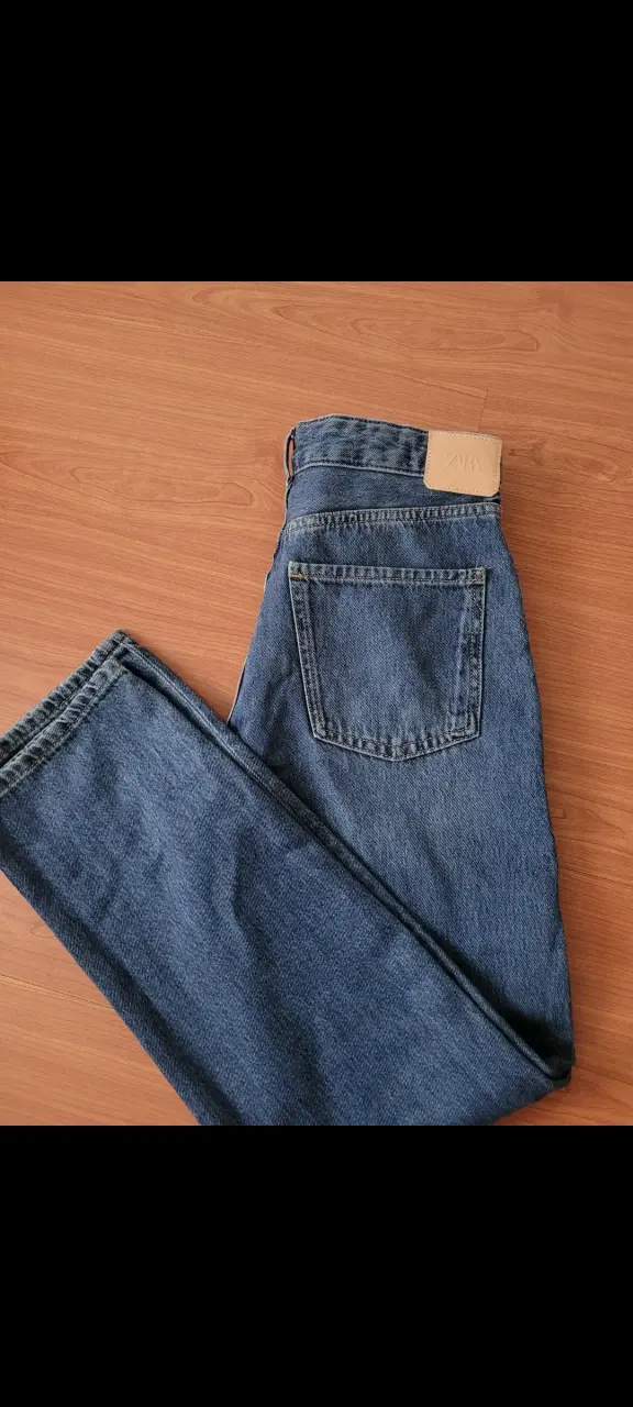 Jeans azul clásico Zara para mujer