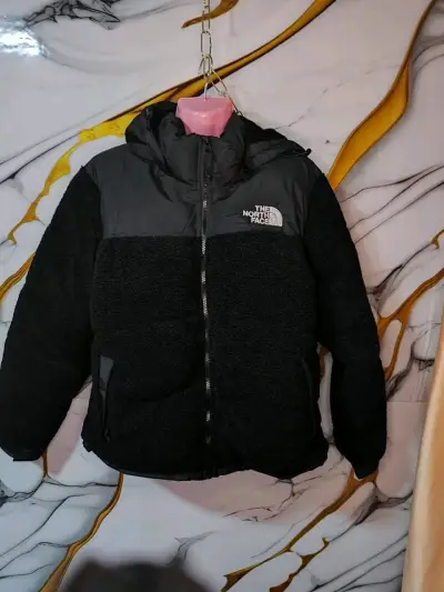Chaqueta The North Face negra con capucha - miniatura 1