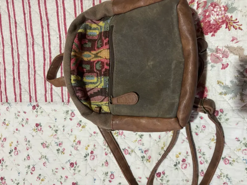 Mochila RKF pequeña de cuero y tela étnica - 3