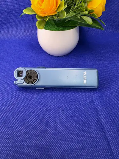 Cámara digital compacta tipo lapiz - miniatura 1