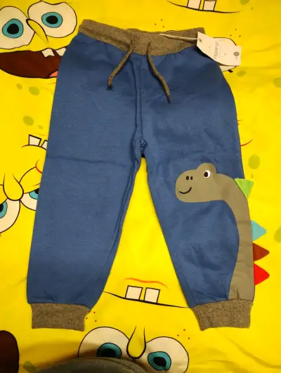 Pantalones de niño azul con dinosaurio y milico - miniatura 1