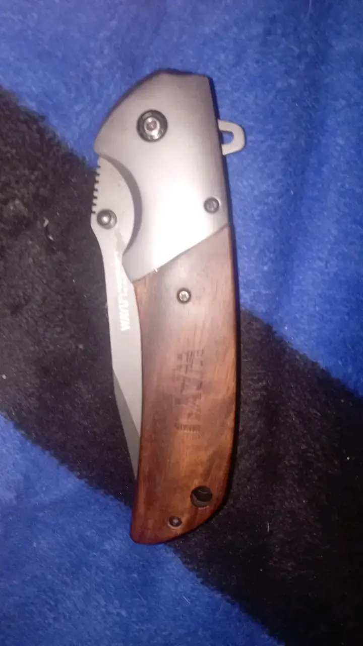 Cuchillo plegable de acero inoxidable y madera - 2