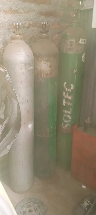 Cilindros de gas industriales usados - miniatura 3