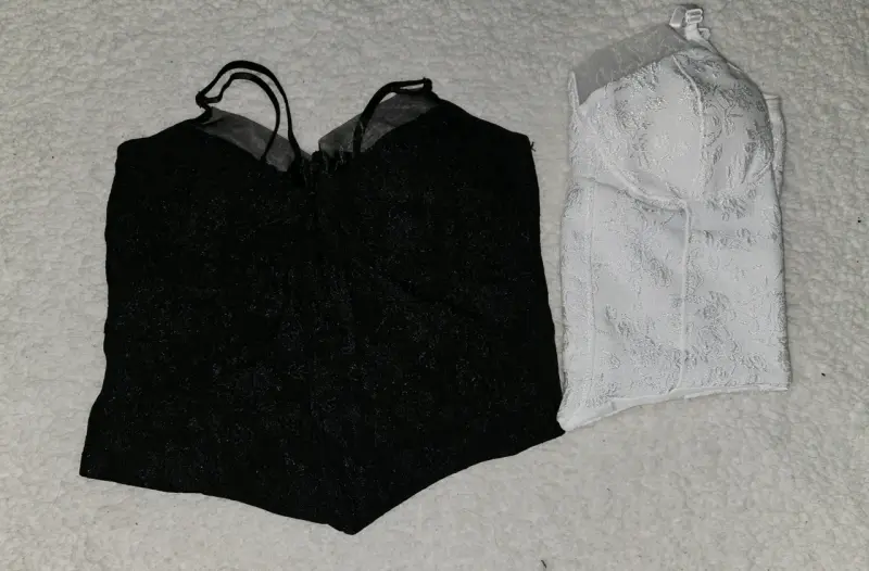 Conjunto de bralettes de encaje multicolor - 4
