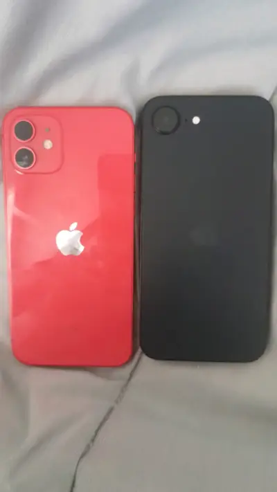 iphone 12 y 16e - miniatura 1