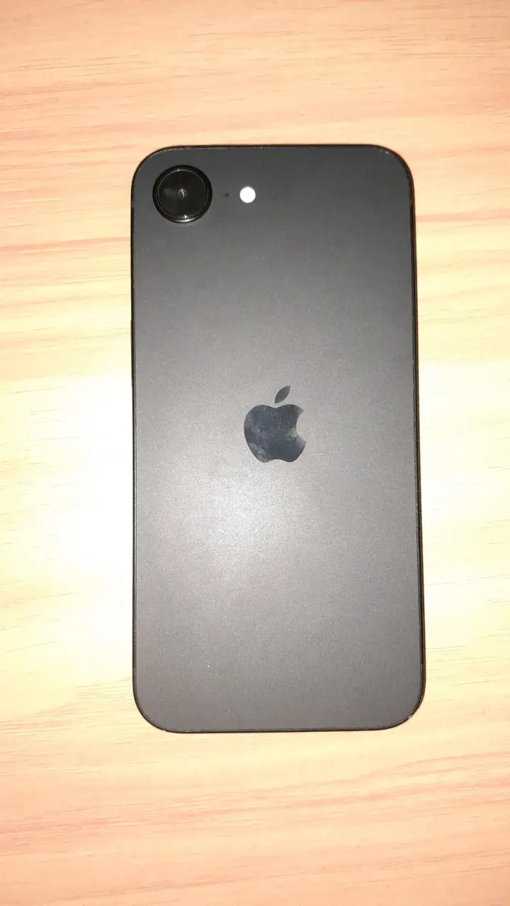 iphone 12 y 16e - 2