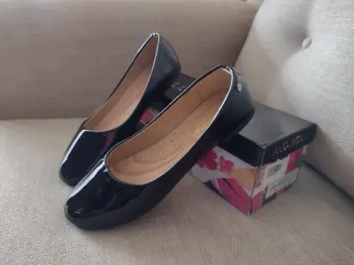 Bailarinas negras de charol elegantes - miniatura 3