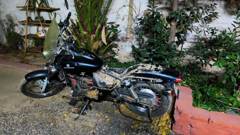 Moto Chopper negra para repuestos
