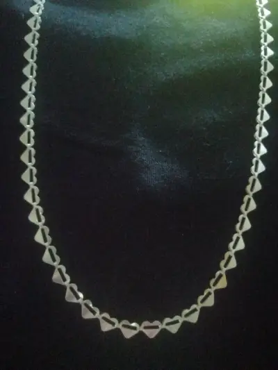 Collar de plata con diseño elegante - miniatura 3