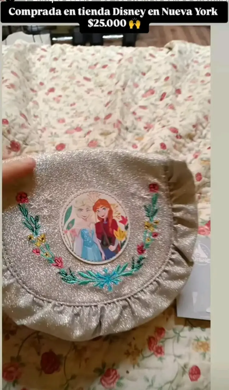Bolso Disney Frozen plateado con bordado