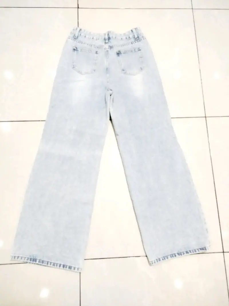 Jeans de mezclilla azul claro para mujer - 2