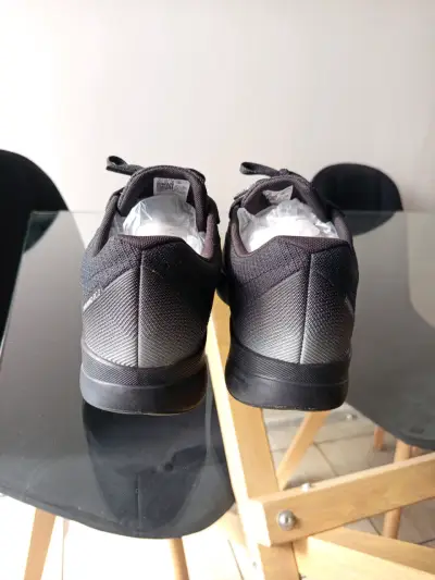 Zapatillas deportivas negras para hombre - miniatura 3