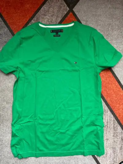 Polera verde Tommy Hilfiger de algodón - miniatura 1