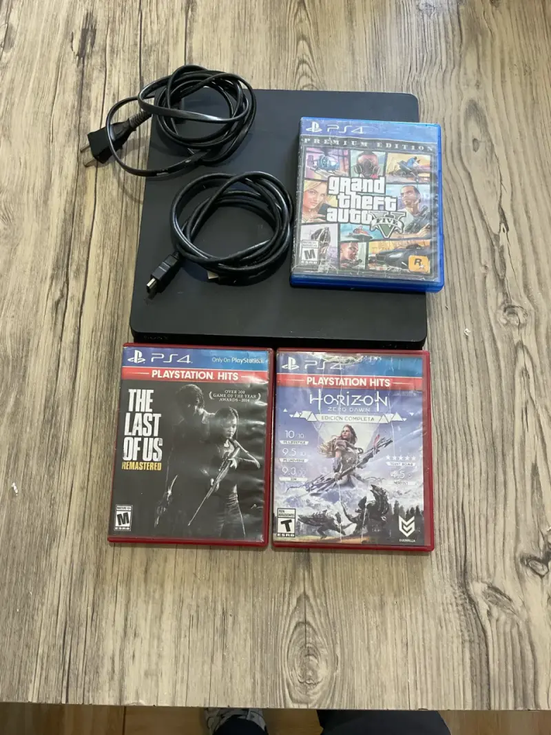 Consola PS4 slim con juegos populares - 1