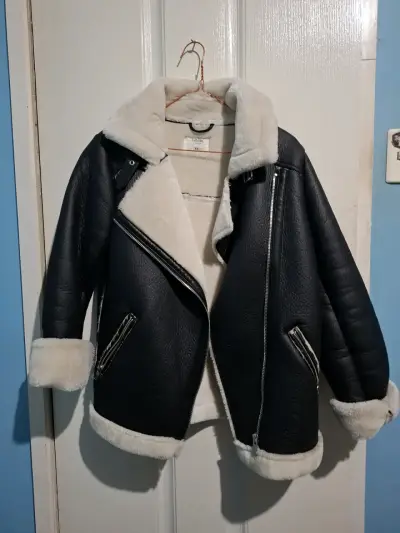 Chaqueta de cuero sintético con forro de lana - miniatura 1