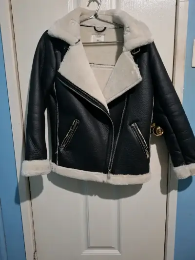 Chaqueta de cuero sintético con forro de lana - miniatura 2
