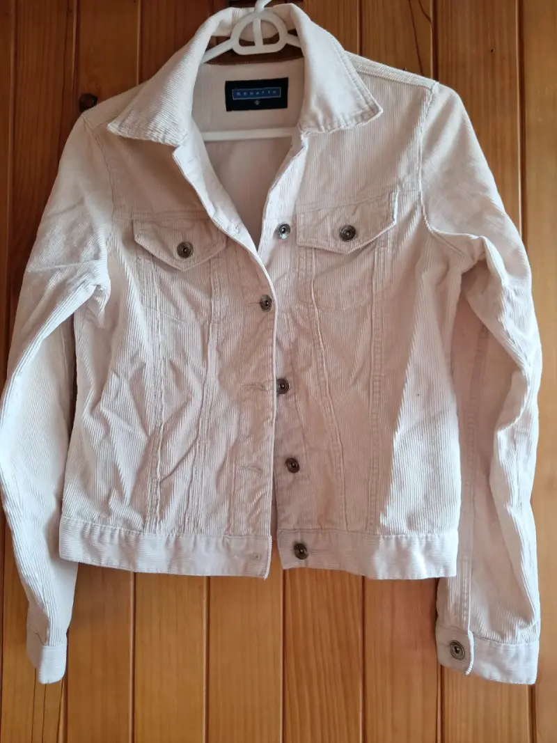 Chaqueta de pana beige para mujer