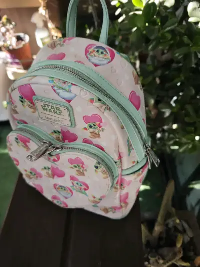 Mochila Loungefly Star Wars Baby Yoda - miniatura 2