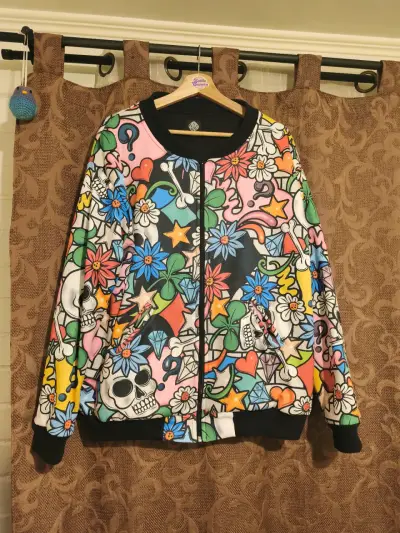 Chaqueta bomber estampada colorida - miniatura 1