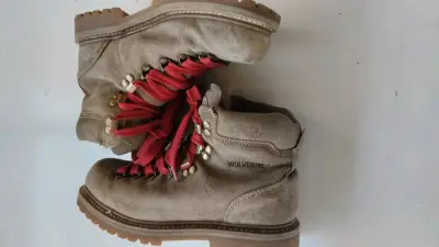 Botas de montaña Wolverine con cordones rojos - miniatura 2