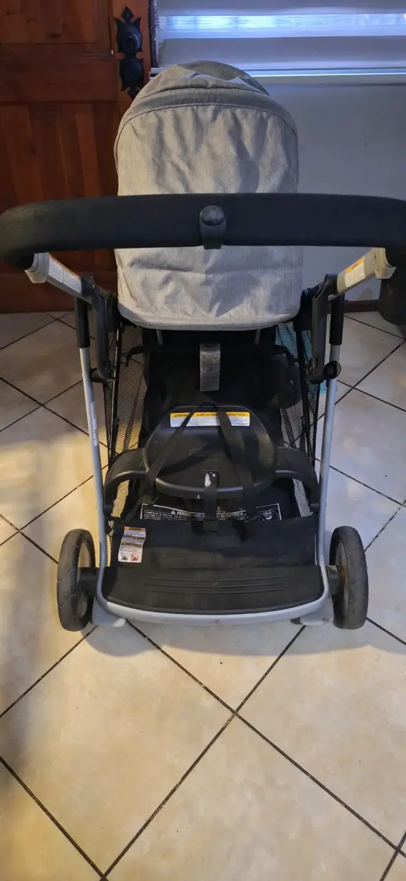 Coche doble Graco gris en buen estado - 3