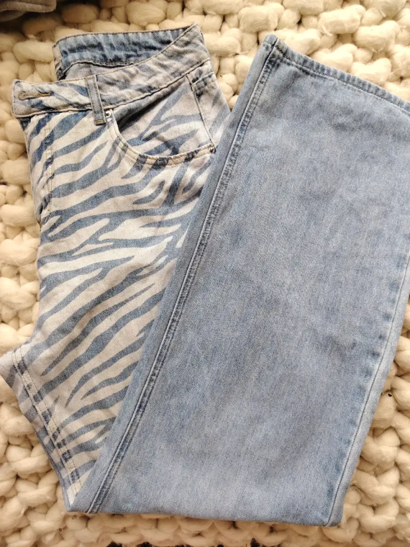Jeans de Mezclilla con estampado animal print