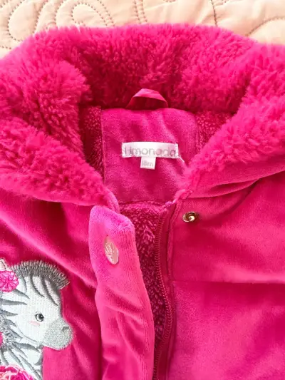 Abrigo limonada rosa con diseño de cebra - miniatura 3