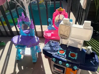 Set de juguetes de cocina y tocador para niños - miniatura 1