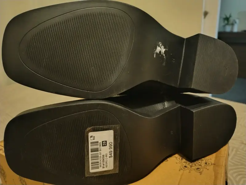Botines negros de cuero con tachas - 4