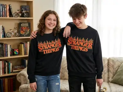 Polerón Stranger Things negro con diseño de llamas - miniatura 6