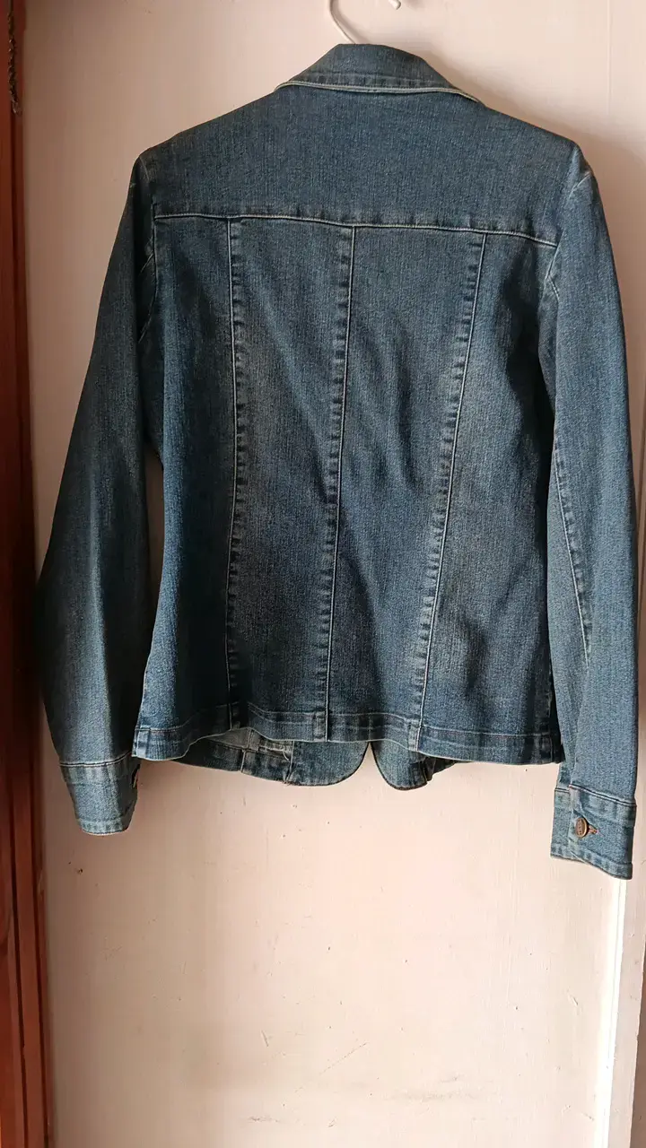 Chaqueta de mezclilla con bordado floral - 2