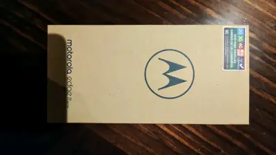 Motorola Edge 30 Fusion nuevo en caja - miniatura 1