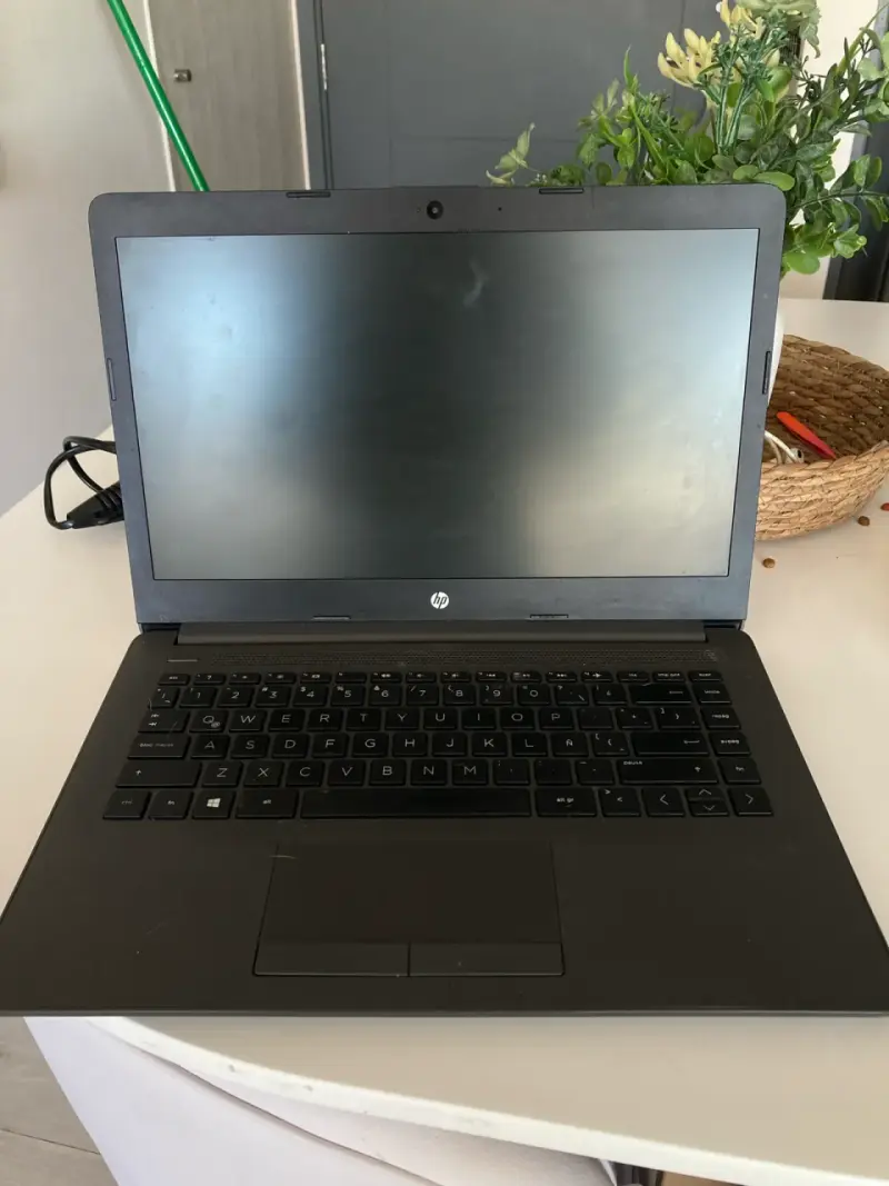 Laptop HP en buen estado - 2