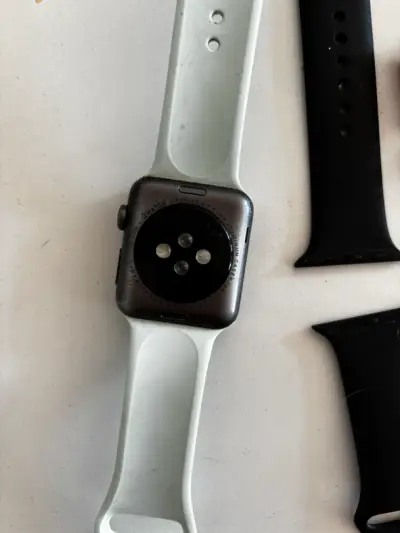 Apple Watch serie 3 con correa intercambiable - miniatura 2