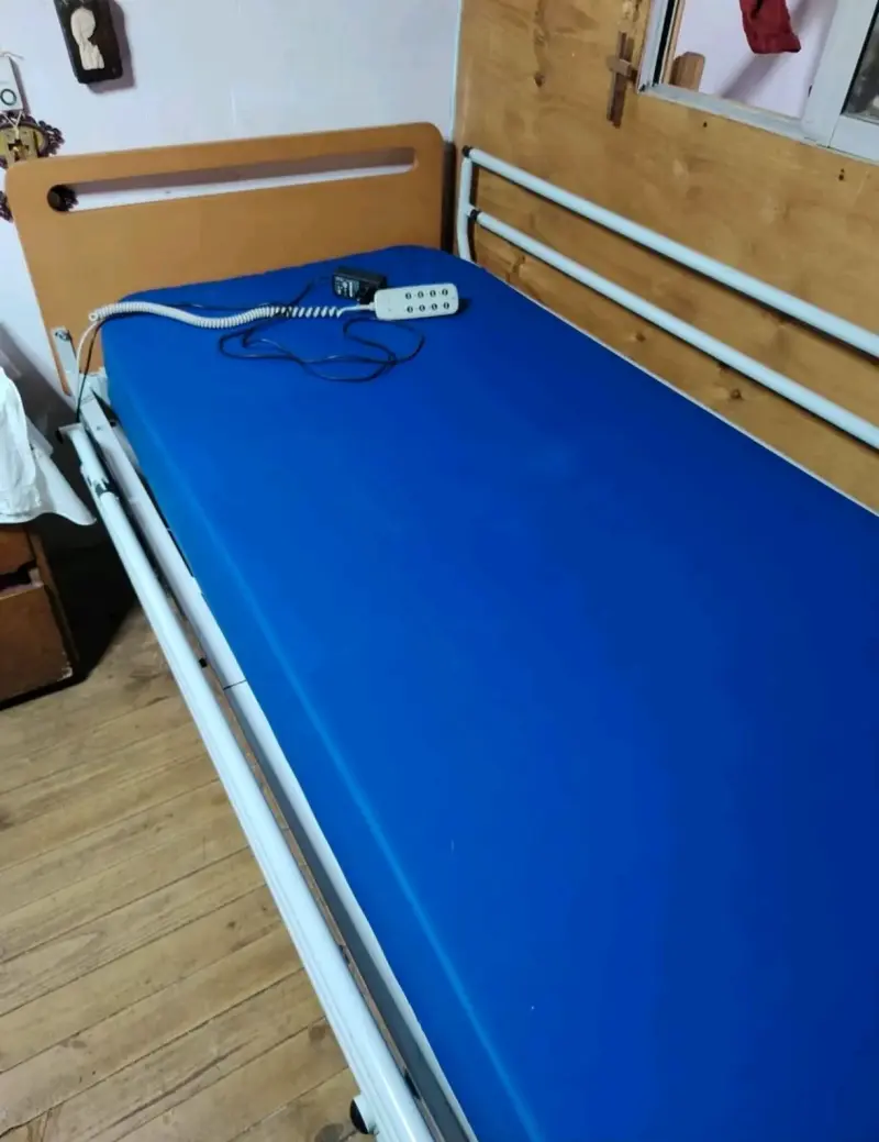 Cama clínica eléctrica ajustable - 1