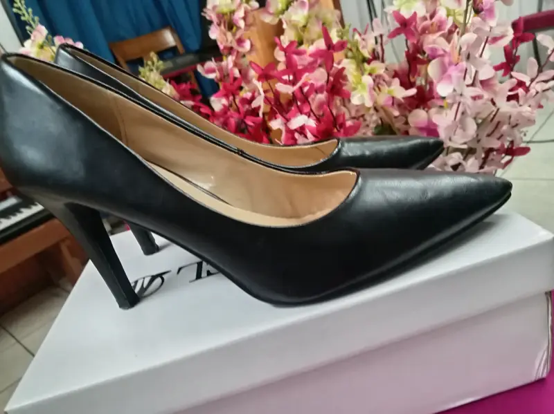 Zapatos de tacón negro elegantes - 1