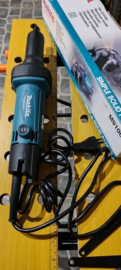 Esmeril recto Makita M9100G - miniatura 1