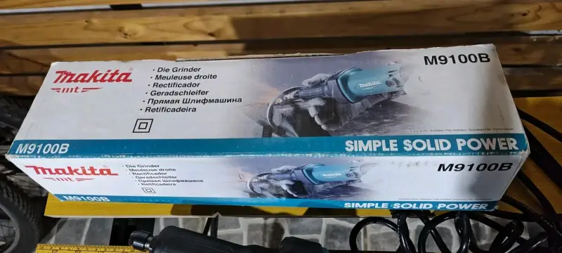 Esmeril recto Makita M9100G - 2