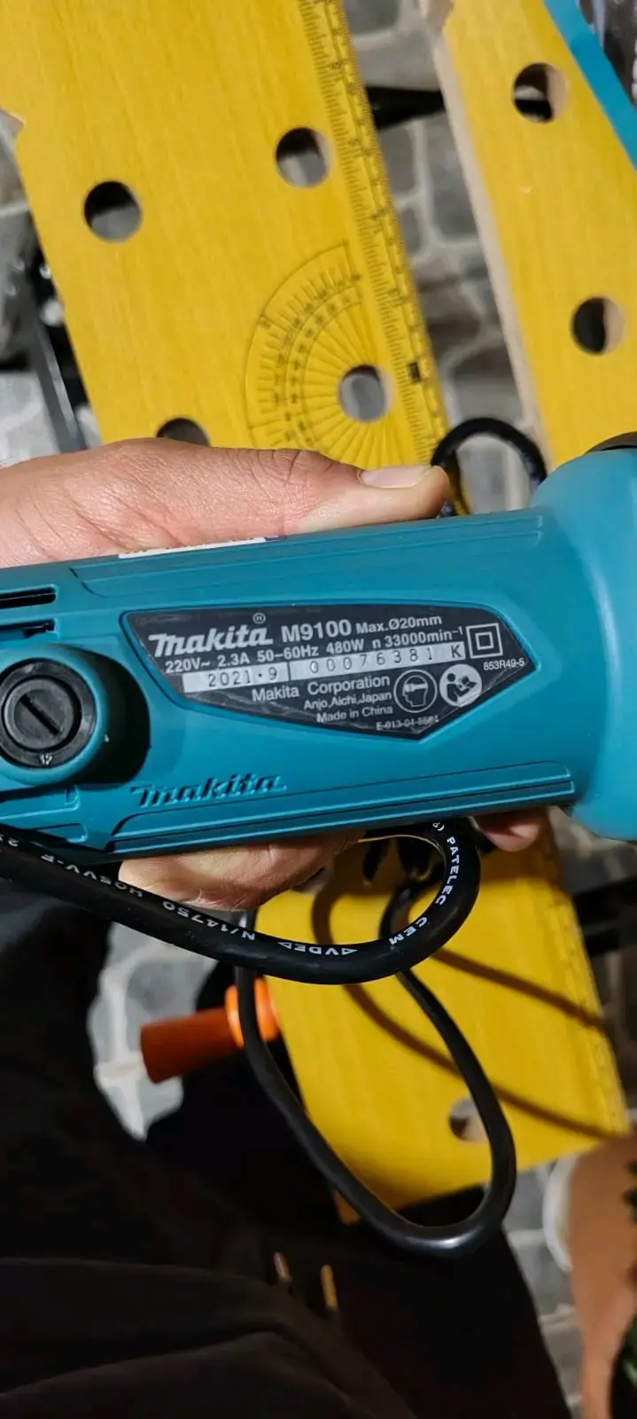 Esmeril recto Makita M9100G - 3