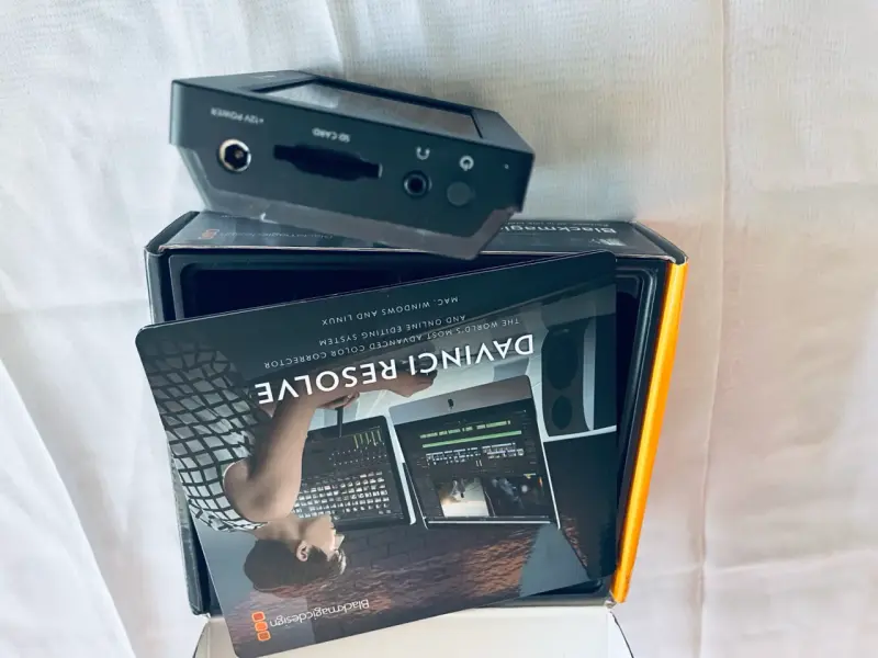 Monitor Blackmagic Design Resolve - 3
