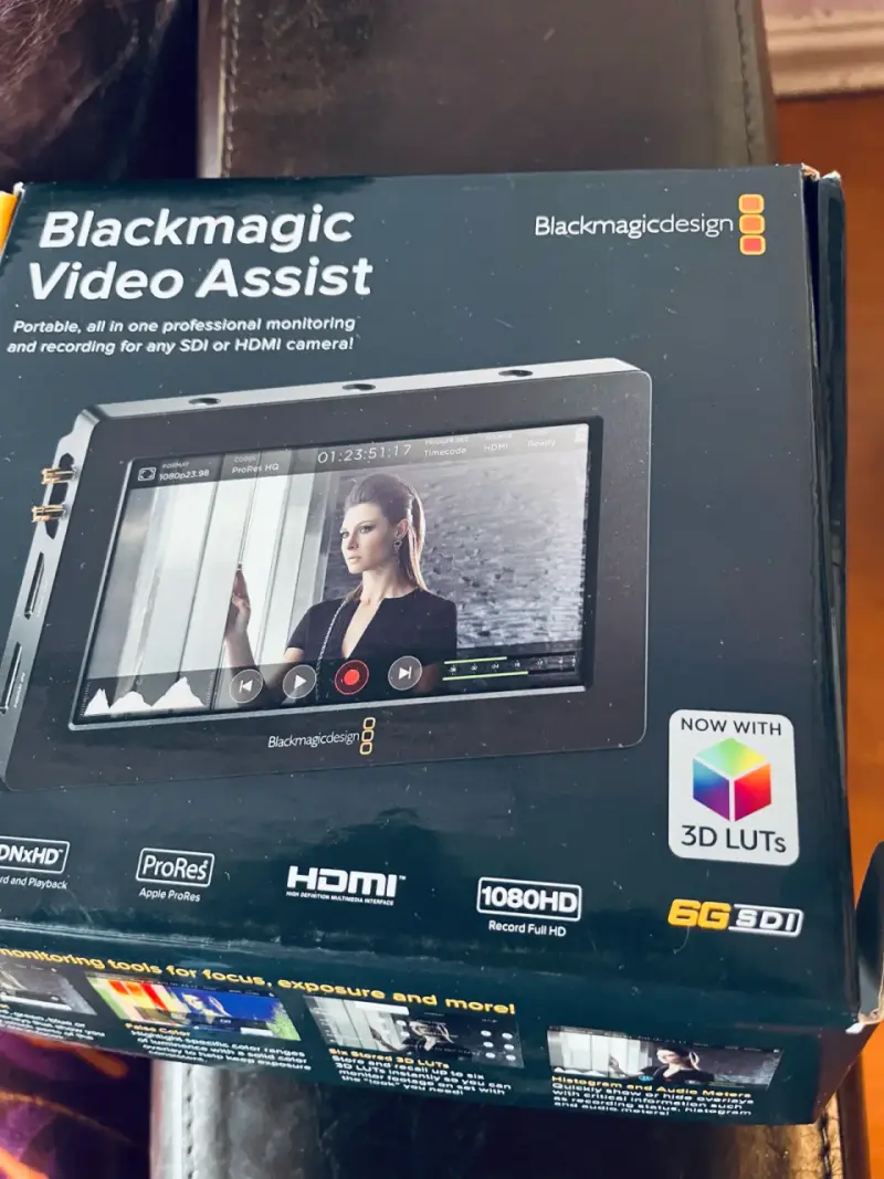 Monitor Blackmagic Design Resolve - 6